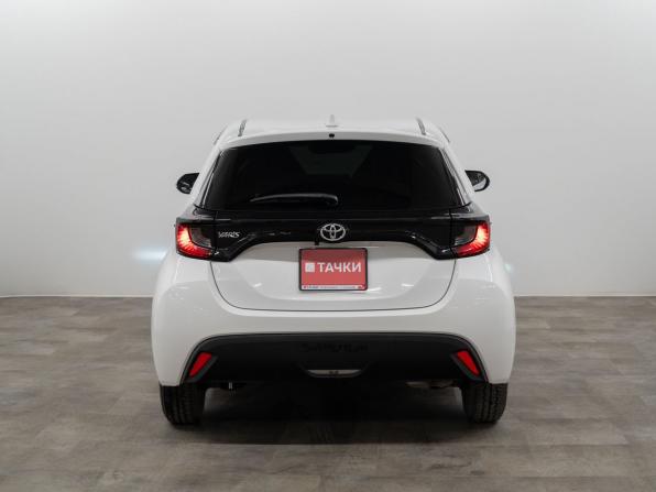 Toyota Yaris IV с пробегом 2021 года, цена 1 170 000 рублей, 109000 км, хэтчбек, Автокод Объявления