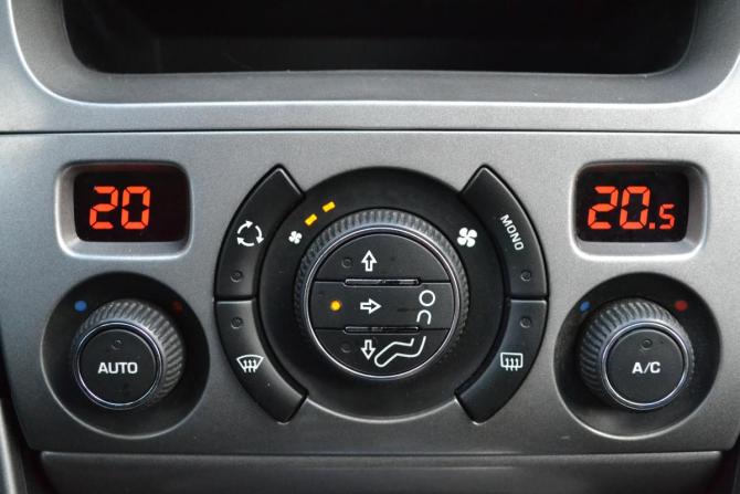 Peugeot 308 I Рестайлинг с пробегом 2012 года, цена 450 000 рублей, 225655 км, хэтчбек, Автокод Объявления