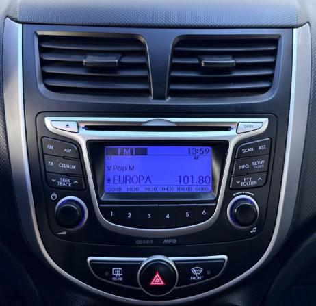 Hyundai Solaris I с пробегом 2014 года, цена 920 000 рублей, 195297 км, хэтчбек, Автокод Объявления
