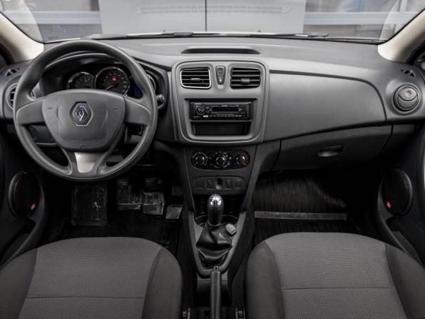 Renault Logan II с пробегом 2017 года, цена 727 000 рублей, 115000 км, седан, Автокод Объявления