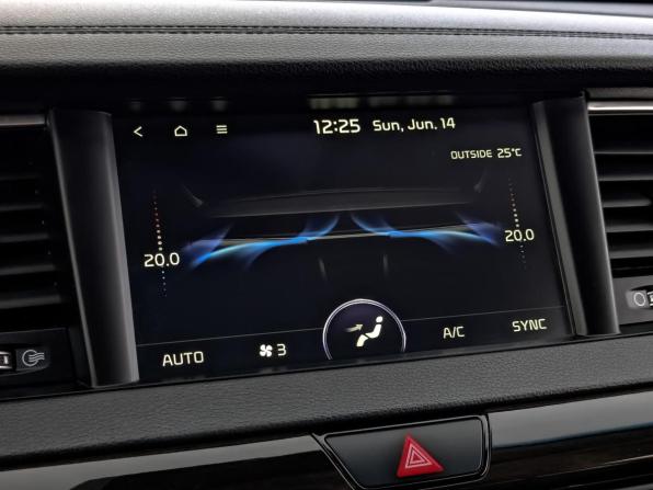 Kia K7 YG (II) с пробегом 2019 года, цена 2 050 000 рублей, 133631 км, седан, Автокод Объявления