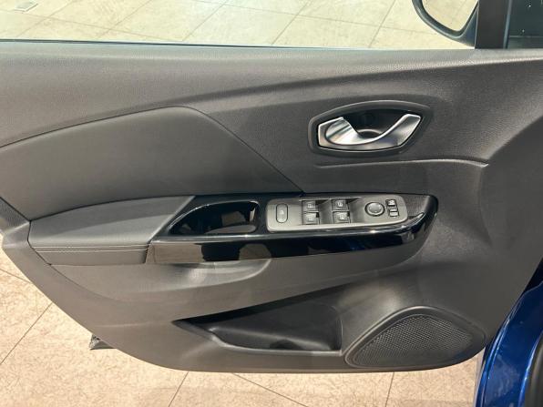 Renault Kaptur I Рестайлинг с пробегом 2021 года, цена 1 679 000 рублей, 83794 км, внедорожник, Автокод Объявления