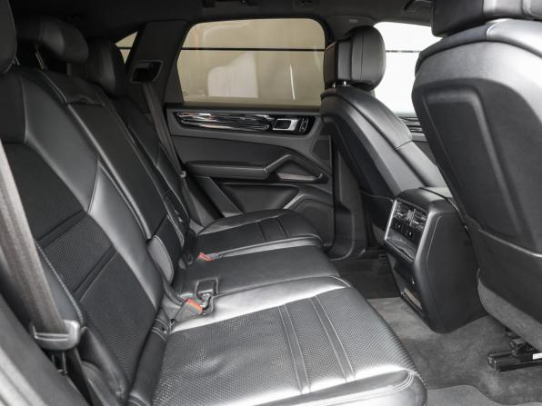 Porsche Cayenne III с пробегом 2018 года, цена 5 643 000 рублей, 110570 км, внедорожник, Автокод Объявления