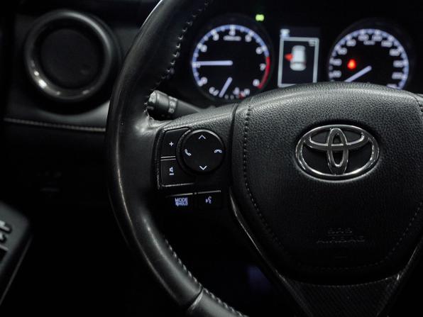 Toyota RAV4 IV (XA40) Рестайлинг с пробегом 2018 года, цена 2 536 000 рублей, 131767 км, внедорожник, Автокод Объявления