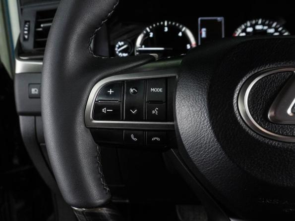 Lexus LX III Рестайлинг 2 с пробегом 2018 года, цена 7 899 000 рублей, 134542 км, внедорожник, Автокод Объявления
