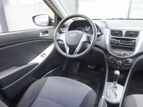 Hyundai Solaris I с пробегом 2013 года, цена 735 000 рублей, 204233 км, хэтчбек, Автокод Объявления