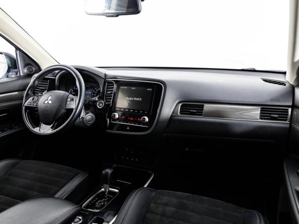 Mitsubishi Outlander III Рестайлинг 3 с пробегом 2021 года, цена 2 899 000 рублей, 98413 км, внедорожник, Автокод Объявления