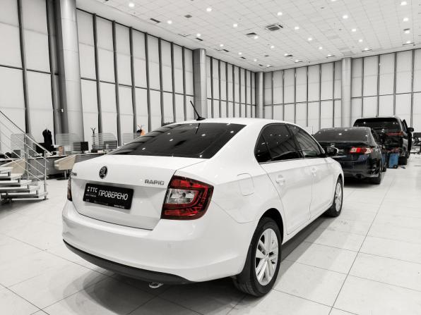 Skoda Rapid I Рестайлинг с пробегом 2017 года, цена 1 120 000 рублей, 90000 км, лифтбек, Автокод Объявления