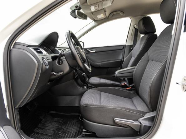 Skoda Rapid I с пробегом 2016 года, цена 1 328 000 рублей, 132476 км, лифтбек, Автокод Объявления