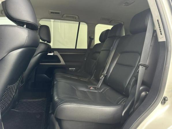 Toyota Land Cruiser 200 Series Рестайлинг 2 с пробегом 2015 года, цена 4 750 000 рублей, 187000 км, внедорожник, Автокод Объявления