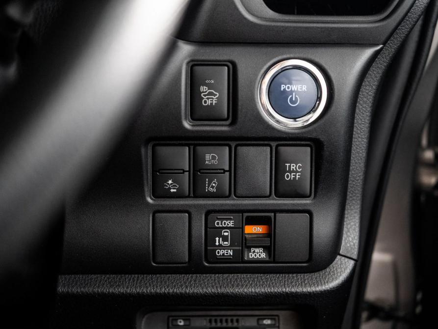 Toyota Noah III (R80) Рестайлинг Иркутск  - изображение 18