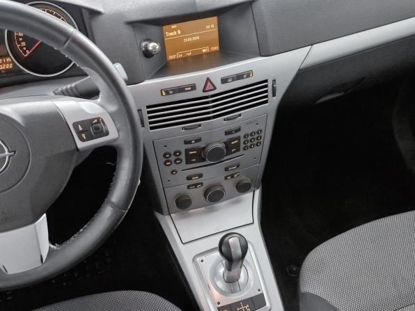 Opel Astra H Рестайлинг с пробегом 2011 года, цена 386 000 рублей, 220222 км, хэтчбек, Автокод Объявления