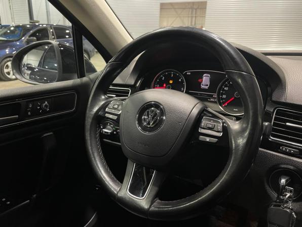 Volkswagen Touareg II Рестайлинг с пробегом 2017 года, цена 2 650 000 рублей, 186000 км, внедорожник, Автокод Объявления