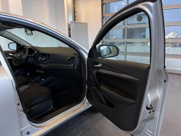 Lada (ВАЗ) Vesta I Рестайлинг (NG) с пробегом 2023 года, цена 1 350 000 рублей, 46880 км, седан, Автокод Объявления