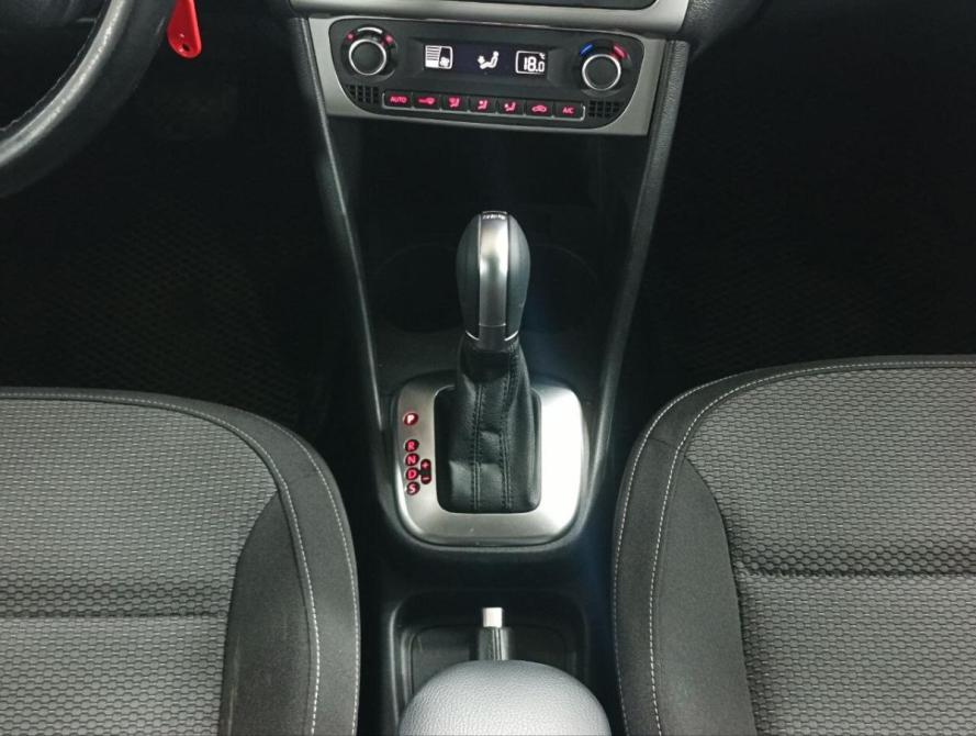 Volkswagen Polo V Рестайлинг Санкт-Петербург  - изображение 16