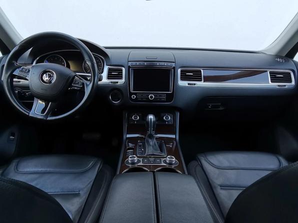 Volkswagen Touareg II Рестайлинг с пробегом 2015 года, цена 2 399 000 рублей, 252623 км, внедорожник, Автокод Объявления