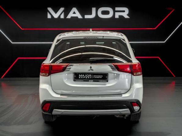 Mitsubishi Outlander III Рестайлинг 2 с пробегом 2018 года, цена 1 900 000 рублей, 71986 км, внедорожник, Автокод Объявления