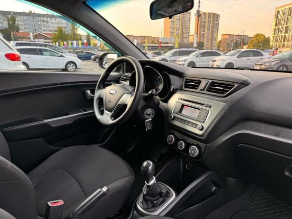 Kia Rio III Рестайлинг с пробегом 2016 года, цена 949 000 рублей, 142450 км, седан, Автокод Объявления