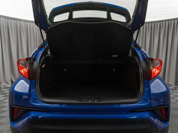 Toyota C-HR I с пробегом 2019 года, цена 2 720 000 рублей, 28500 км, внедорожник, Автокод Объявления
