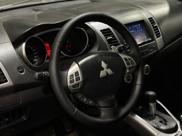 Mitsubishi Outlander II с пробегом 2007 года, цена 980 000 рублей, 255831 км, внедорожник, Автокод Объявления