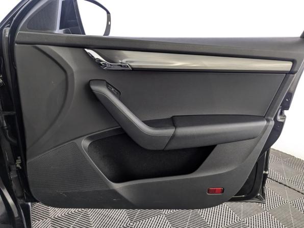 Skoda Octavia III (A7) Рестайлинг с пробегом 2019 года, цена 1 880 000 рублей, 101838 км, лифтбек, Автокод Объявления