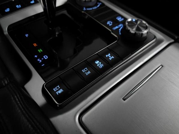 Toyota Land Cruiser 200 Series Рестайлинг 2 с пробегом 2015 года, цена 4 290 000 рублей, 253000 км, внедорожник, Автокод Объявления