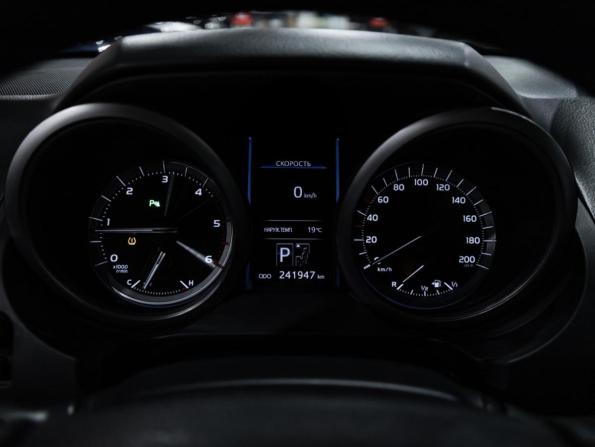 Toyota Land Cruiser Prado 150 Series Рестайлинг 1 с пробегом 2015 года, цена 2 999 585 рублей, 241627 км, внедорожник, Автокод Объявления
