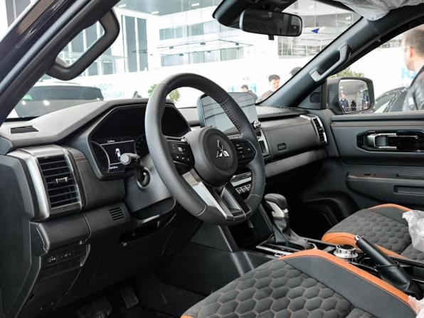 Mitsubishi L200 VI с пробегом 2025 года, цена 5 799 000 рублей, 47 км, пикап, Автокод Объявления