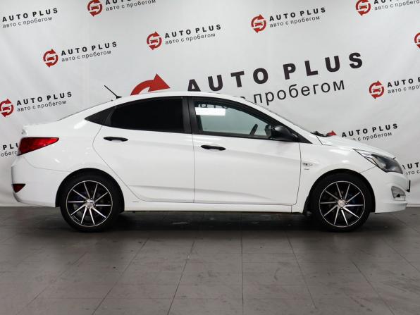Hyundai Solaris I Рестайлинг с пробегом 2015 года, цена 849 000 рублей, 213661 км, седан, Автокод Объявления