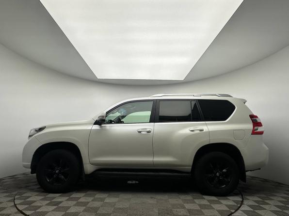 Toyota Land Cruiser Prado 150 Series Рестайлинг 1 с пробегом 2013 года, цена 3 179 000 рублей, 130000 км, внедорожник, Автокод Объявления