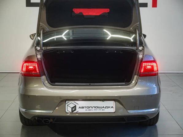 Volkswagen Passat B7 с пробегом 2011 года, цена 1 029 000 рублей, 215898 км, седан, Автокод Объявления
