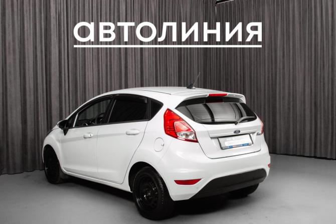 Ford Fiesta Mk6 Рестайлинг с пробегом 2018 года, цена 890 000 рублей, 73274 км, хэтчбек, Автокод Объявления