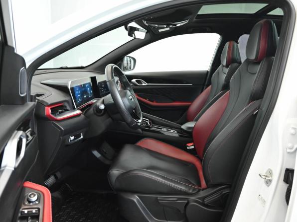 Geely Coolray I Рестайлинг с пробегом 2023 года, цена 2 290 000 рублей, 43343 км, внедорожник, Автокод Объявления