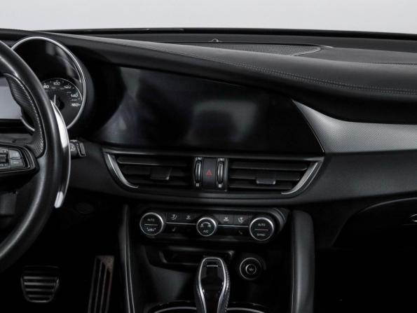 Alfa Romeo Giulia II (952) Рестайлинг 2 с пробегом 2023 года, цена 4 450 000 рублей, 40774 км, седан, Автокод Объявления