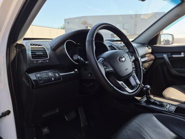 Kia Sorento II Рестайлинг с пробегом 2014 года, цена 1 430 000 рублей, 241170 км, внедорожник, Автокод Объявления
