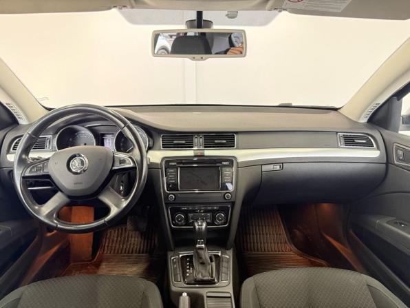Skoda Superb II Рестайлинг с пробегом 2013 года, цена 1 399 000 рублей, 187000 км, лифтбек, Автокод Объявления