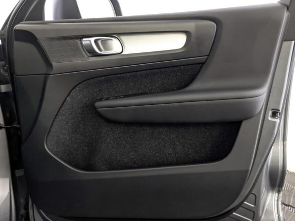 Volvo XC40 I с пробегом 2018 года, цена 2 190 000 рублей, 176314 км, внедорожник, Автокод Объявления