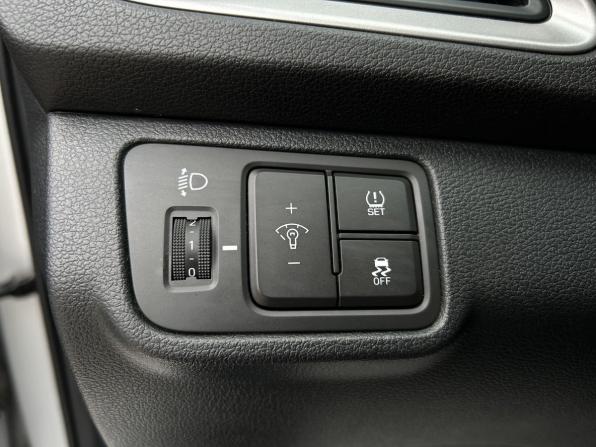 Hyundai Solaris II с пробегом 2017 года, цена 1 260 000 рублей, 76672 км, седан, Автокод Объявления