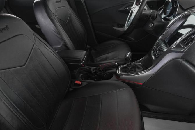 Opel Astra J с пробегом 2011 года, цена 819 000 рублей, 199866 км, хэтчбек, Автокод Объявления