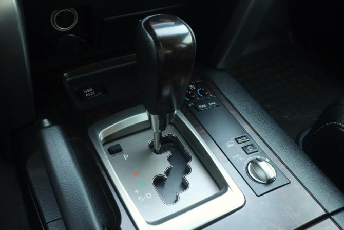 Toyota Land Cruiser 200 Series Рестайлинг 1 с пробегом 2015 года, цена 4 189 000 рублей, 207683 км, внедорожник, Автокод Объявления