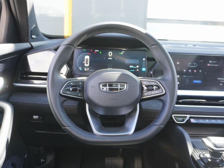 Geely Monjaro I Москва  - изображение 17