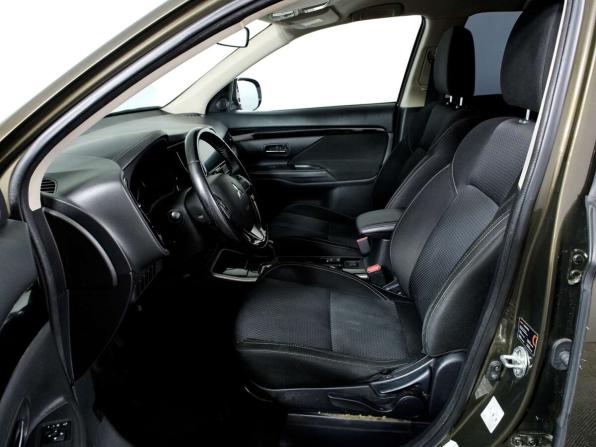 Mitsubishi Outlander III Рестайлинг 2 с пробегом 2018 года, цена 1 698 000 рублей, 156725 км, внедорожник, Автокод Объявления