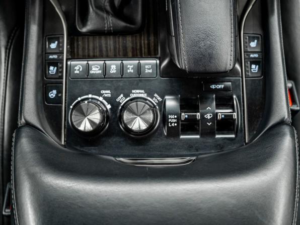 Lexus LX III Рестайлинг 2 с пробегом 2016 года, цена 6 360 000 рублей, 171000 км, внедорожник, Автокод Объявления