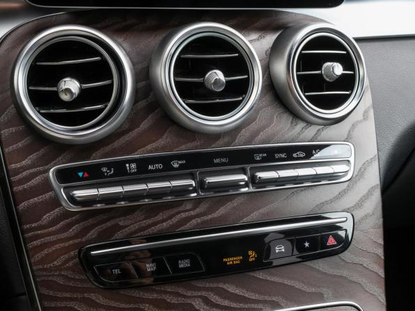 Mercedes-Benz GLC I (X253) Рестайлинг с пробегом 2019 года, цена 4 149 000 рублей, 67938 км, внедорожник, Автокод Объявления