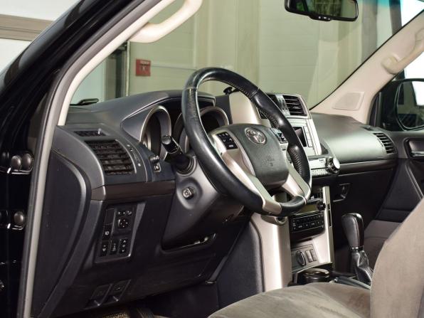 Toyota Land Cruiser Prado 150 Series с пробегом 2010 года, цена 2 375 995 рублей, 165369 км, внедорожник, Автокод Объявления