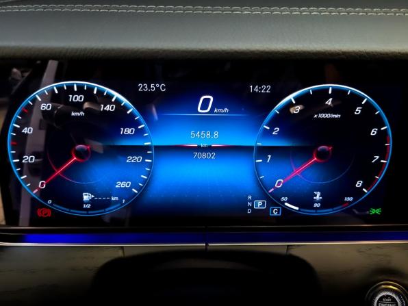 Mercedes-Benz E-Класс V (W213 S213 C238) Рестайлинг с пробегом 2021 года, цена 4 350 000 рублей, 70800 км, седан, Автокод Объявления