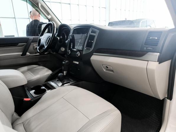 Mitsubishi Pajero IV Рестайлинг 2 с пробегом 2020 года, цена 3 450 000 рублей, 82277 км, внедорожник, Автокод Объявления
