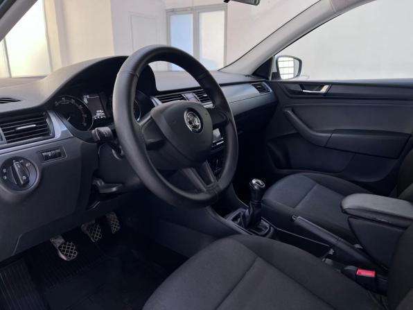 Skoda Rapid I Рестайлинг с пробегом 2019 года, цена 1 290 000 рублей, 108000 км, лифтбек, Автокод Объявления