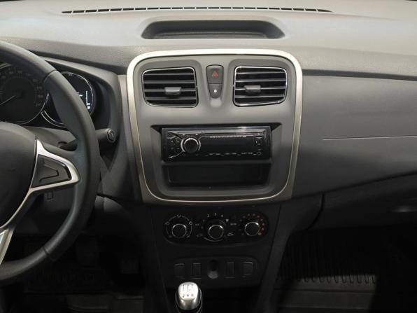 Renault Logan II Рестайлинг с пробегом 2022 года, цена 1 250 000 рублей, 100295 км, седан, Автокод Объявления