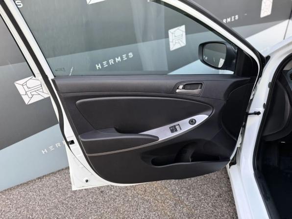Hyundai Solaris I Рестайлинг с пробегом 2016 года, цена 1 079 000 рублей, 60360 км, седан, Автокод Объявления
